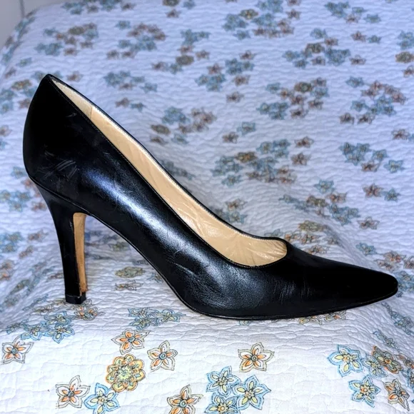Manolo Blahnik black leather pumps size 38 gentle used - Picture 10 of 12